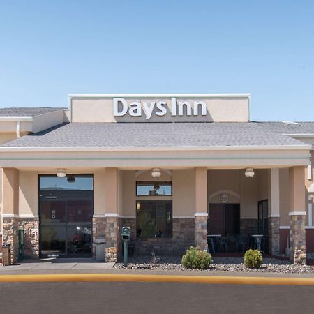 Days Inn By Wyndham Minot Εξωτερικό φωτογραφία