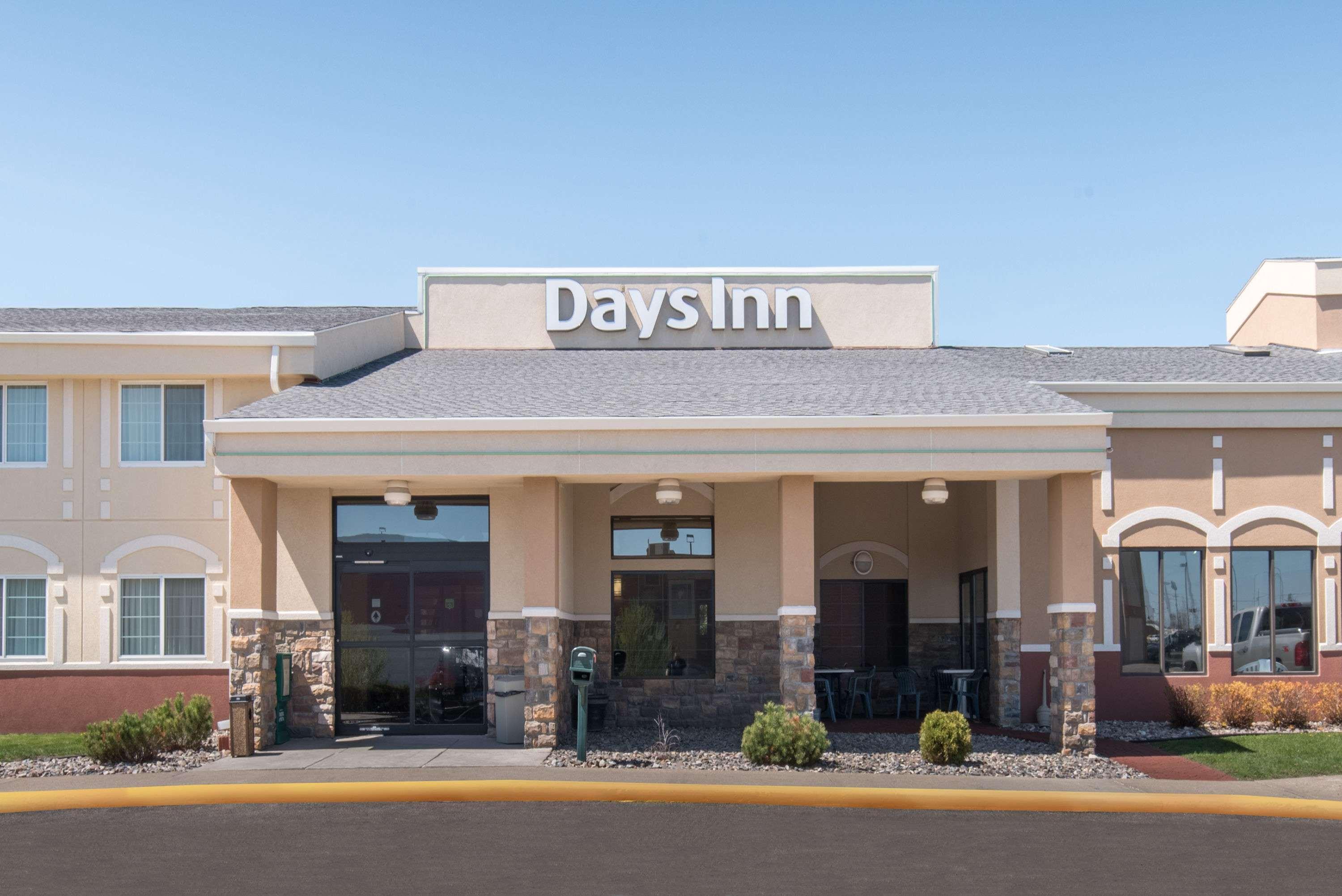 Days Inn By Wyndham Minot Εξωτερικό φωτογραφία